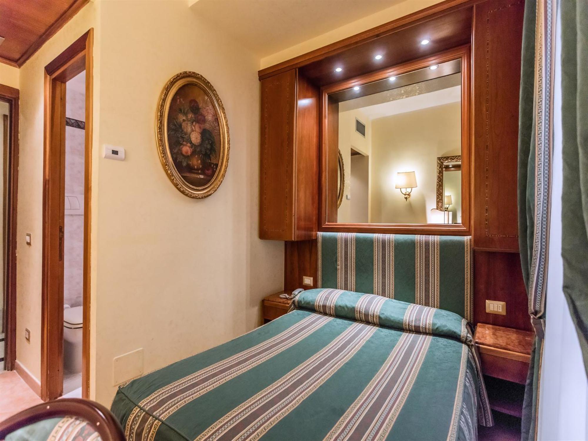 Raeli Hotel Noto — Fotos 3